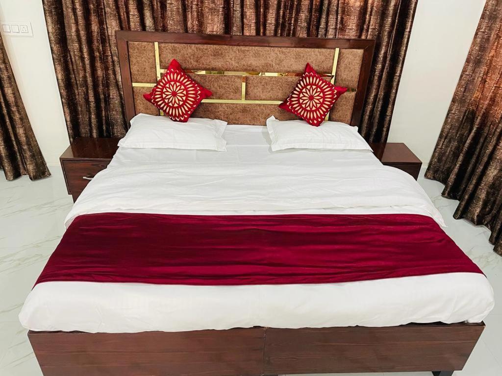 Zora Park Hotel Visakhapatnam Buitenkant foto