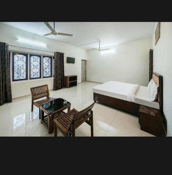 Zora Park Hotel Visakhapatnam Buitenkant foto