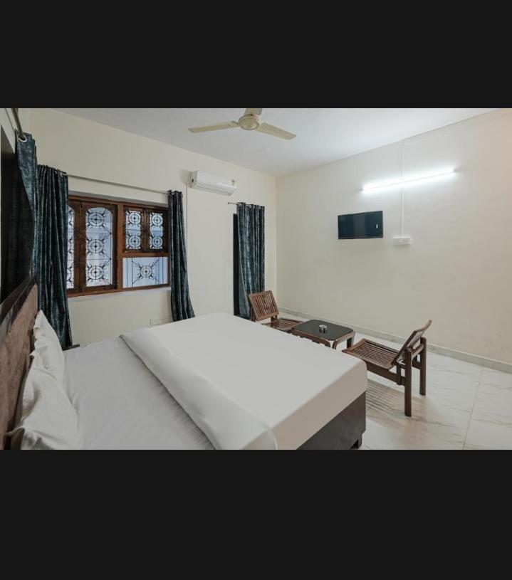 Zora Park Hotel Visakhapatnam Buitenkant foto